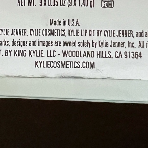 Kylie Cosmetics Blue Honey Palette - Picture 4 of 8